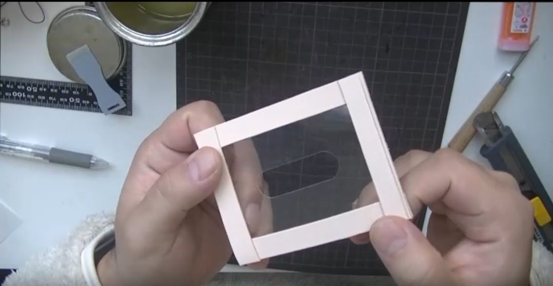 スルーパスをABCパーツに仮止めする様子