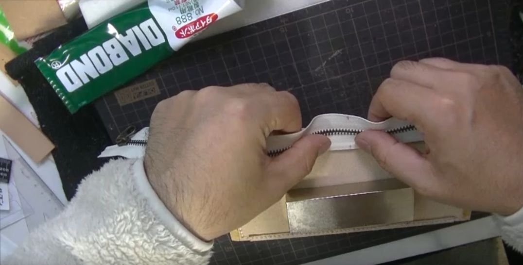 ファスナーを取り付ける01様子