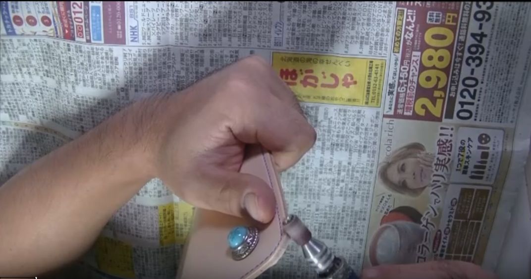 コバを削る様子